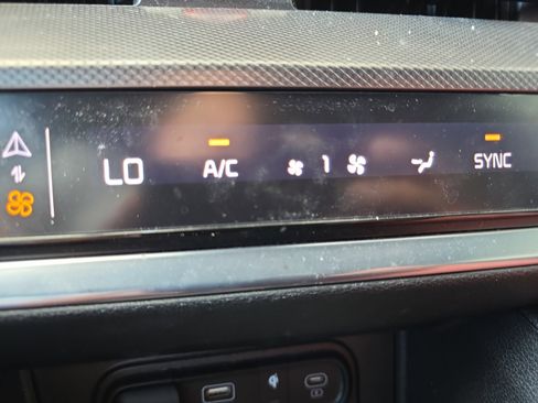 Certified 2024 Kia Sportage SX image 15