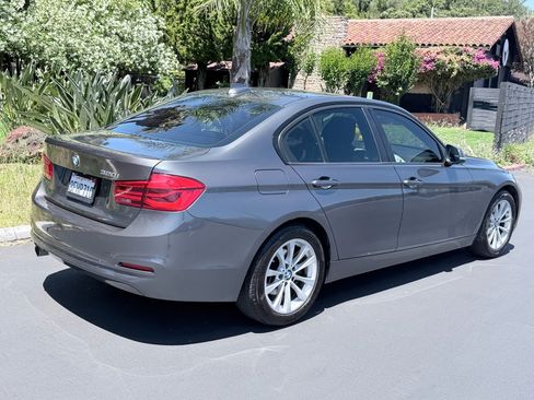 Used 2018 BMW 320i Sedan RWD image 6