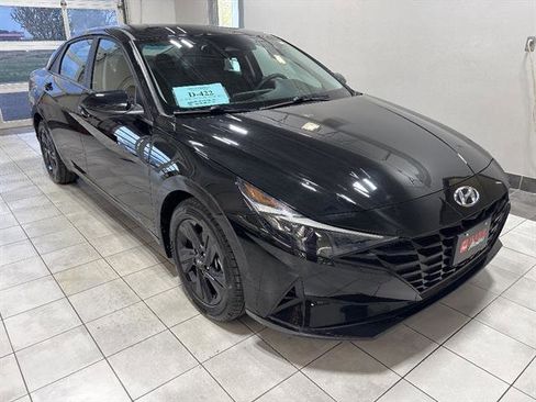 Used 2023 Hyundai Elantra SEL FWD image 5