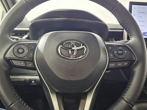 Used 2025 Toyota Corolla SE w/ SE Premium Package image 22