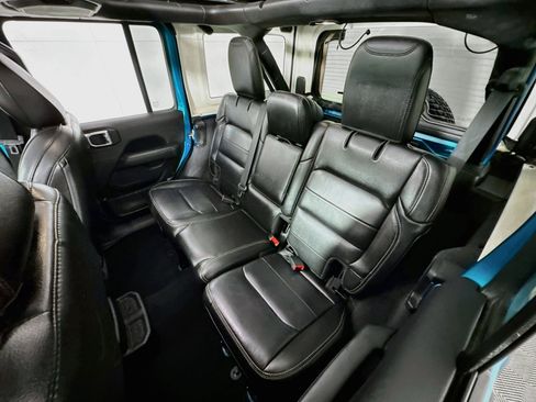 Used 2020 Jeep Wrangler Unlimited Sahara AWD/4WD image 23