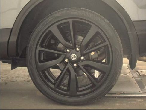 Used 2017 Nissan Rogue Sport SL image 30