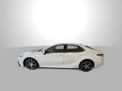 Used 2023 Toyota Camry SE FWD image 5
