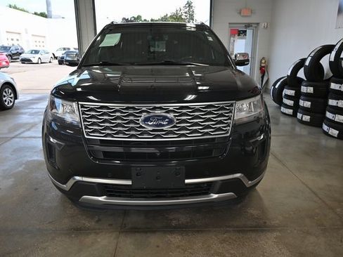 Used 2019 Ford Explorer Platinum image 3