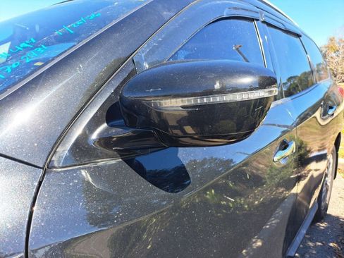 Used 2017 Nissan Pathfinder S image 6