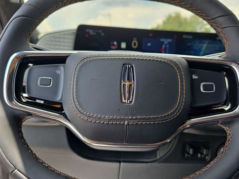 New 2025 Lincoln Navigator L Black Label image 25