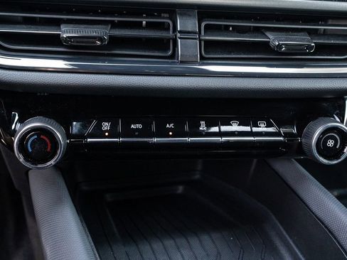 Used 2024 Chevrolet Equinox EV RS image 26