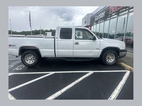 Used 2003 Chevrolet Silverado 1500 LT w/ Off-Road Package AWD/4WD image 1