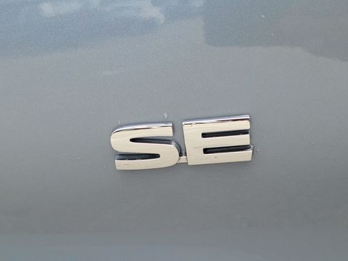 Used 2025 Mitsubishi Outlander SE FWD image 33