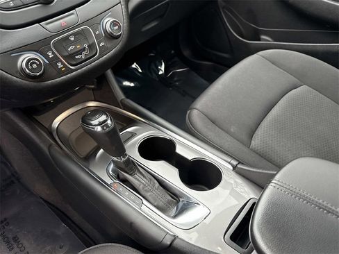 Used 2016 Chevrolet Malibu LT image 6