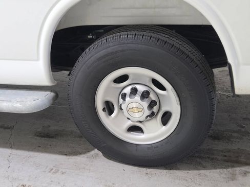 Used 2025 Chevrolet Express 2500 w/ Driver Convenience Package RWD image 13