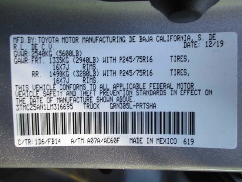 Used 2020 Toyota Tacoma SR image 32