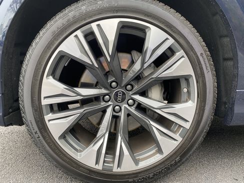 Used 2025 Audi Q8 Premium Plus image 13