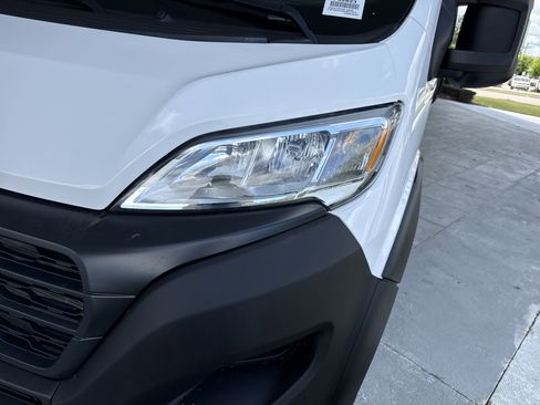 Used 2024 RAM ProMaster 2500 w/ Convenience Group FWD image 5