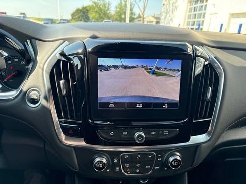 Used 2023 Chevrolet Traverse LT AWD/4WD image 17
