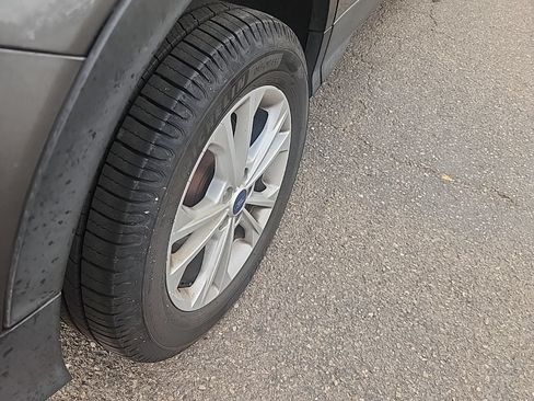Used 2018 Ford Escape SE FWD image 14