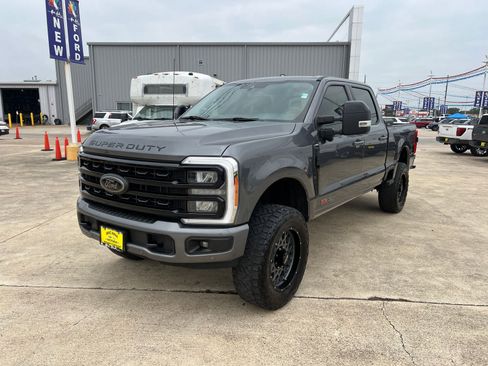 Used 2023 Ford F250 Lariat w/ Lariat Ultimate Package AWD/4WD image 7