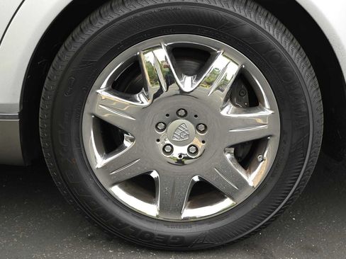 Used 2005 Maybach 57 RWD image 10
