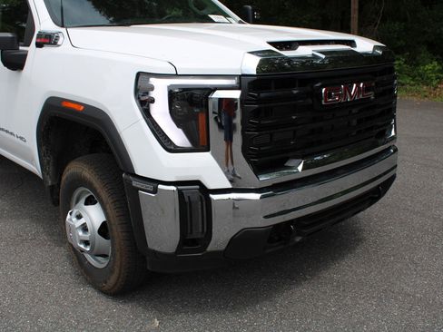 New 2025 GMC Sierra 3500 Pro w/ Convenience Package image 5