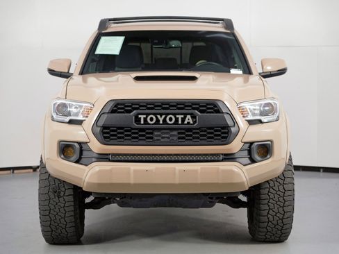 Used 2020 Toyota Tacoma TRD Sport image 39