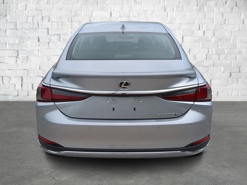 New 2025 Lexus ES 300h w/ Premium Package image 5