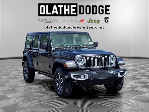 Used 2025 Jeep Wrangler Unlimited Sahara AWD/4WD image 31