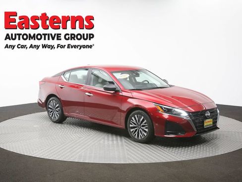 Used 2025 Nissan Altima 2.5 SV FWD image 48