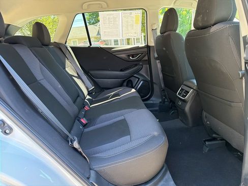 Used 2025 Subaru Outback Premium AWD/4WD image 27