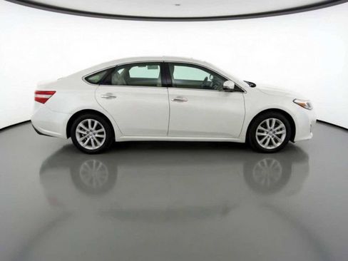 Used 2014 Toyota Avalon XLE Premium image 7