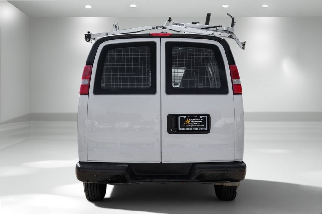 Used 2017 Chevrolet Express 2500 RWD image 7