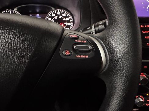 Used 2020 Nissan Pathfinder S FWD image 24