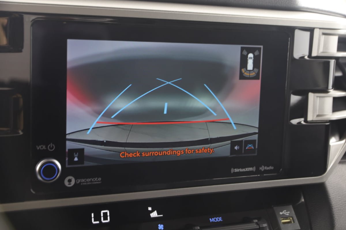 Used 2022 Toyota Tundra SR5 AWD/4WD image 9