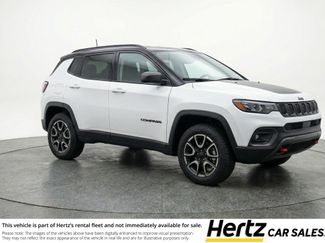 Used 2025 Jeep Compass Trailhawk video 1