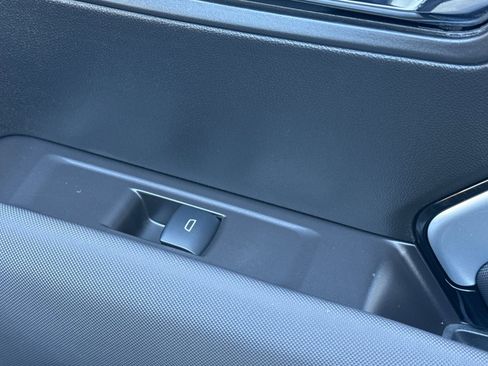 Used 2024 Chevrolet Colorado Z71 w/ Z71 Convenience Package 2 image 22