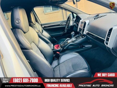 Used 2017 Porsche Cayenne Platinum Edition AWD/4WD image 31