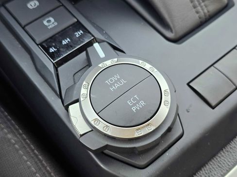 Certified 2025 Toyota Tacoma SR5 image 34