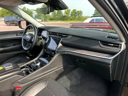 Used 2022 Jeep Grand Cherokee L Limited w/ Luxury Tech Group II AWD/4WD image 33