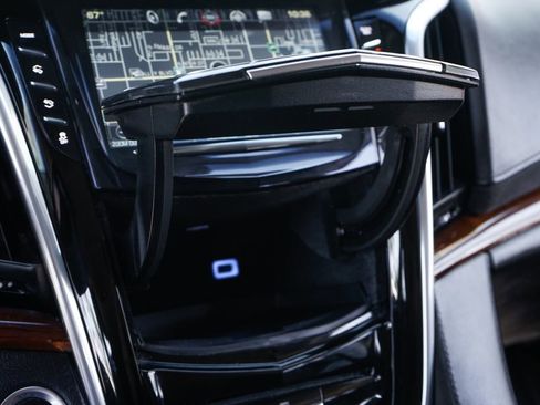 Used 2019 Cadillac Escalade Premium Luxury RWD image 40