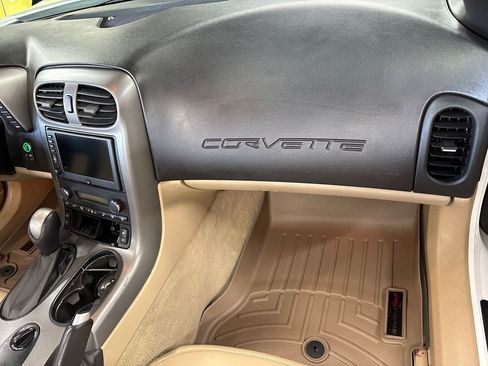 Used 2006 Chevrolet Corvette Coupe w/ Preferred Equipment Group RWD image 54