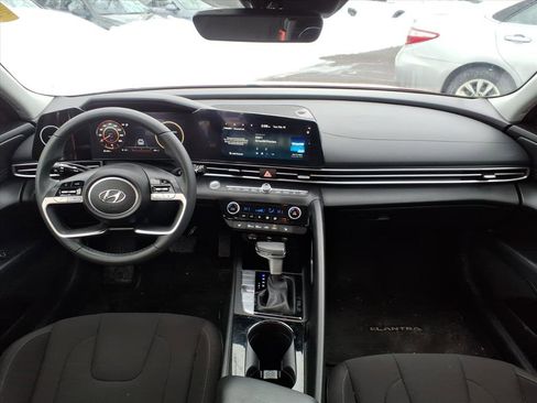 Certified 2023 Hyundai Elantra SEL w/ Convenience Package image 14