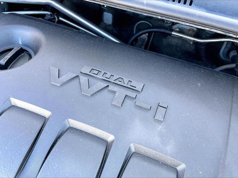 Used 2017 Toyota Corolla LE image 33