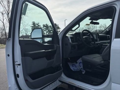New 2026 Ford F550 4x4 Crew Cab image 23