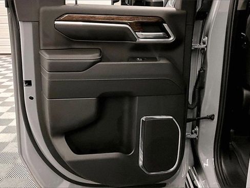 Used 2024 GMC Sierra 2500 SLE w/ SLE Value Package; image 19