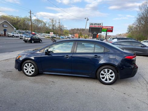 Used 2021 Toyota Corolla LE image 8