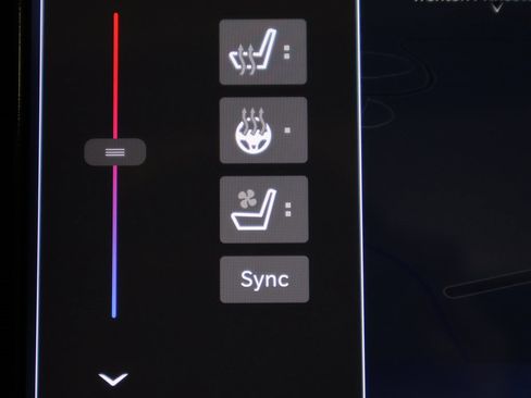 Used 2023 Chrysler Pacifica Limited w/ Uconnect Theater Family Group image 50