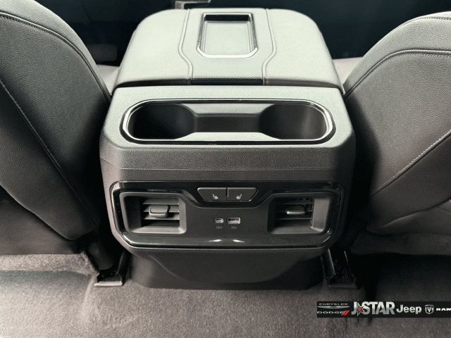 Used 2022 Chevrolet Silverado 1500 ZR2 w/ Technology Package AWD/4WD image 26