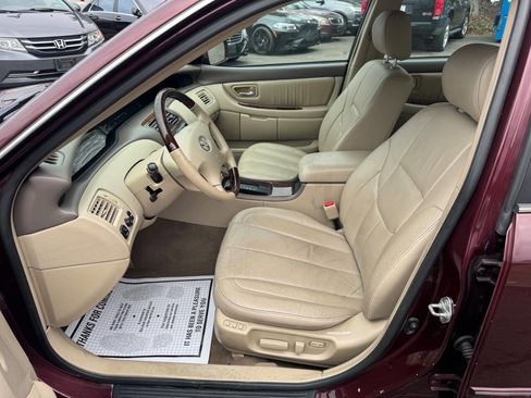 Used 2004 Toyota Avalon XLS image 11
