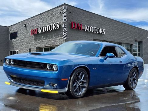 Used 2023 Dodge Challenger R/T w/ Plus Package image 1