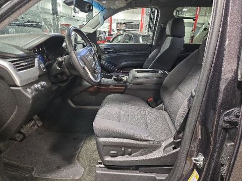 Used 2017 GMC Yukon XL SLE w/ SLE Value Package AWD/4WD image 14