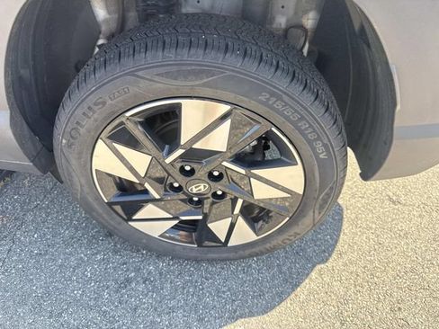 Used 2024 Hyundai Kona SEL AWD/4WD image 12